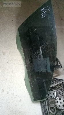 Volkswagen Jetta sağ ön kapı camı
