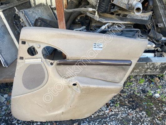 FORD FOCUS 1 SAĞ ARKA KAPI DÖŞEMESİ