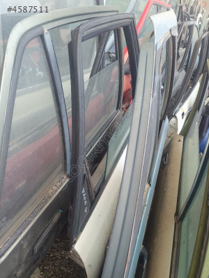 Audi 80 sağ arka kapı