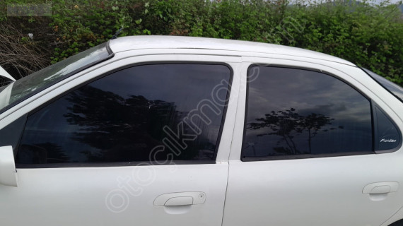 Ford mondeo mk2 sol kapı camları