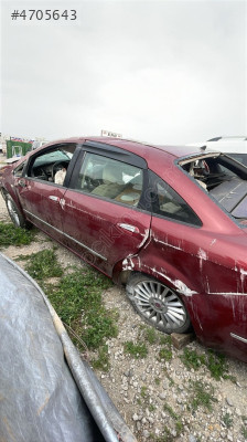 Fiat Linea sol arka kelebek camı