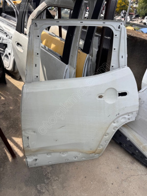Jeep renegade sol arka kapı çıkma yedek parça
