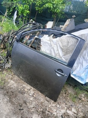 Volkswagen Beetle sol ön kapı camı