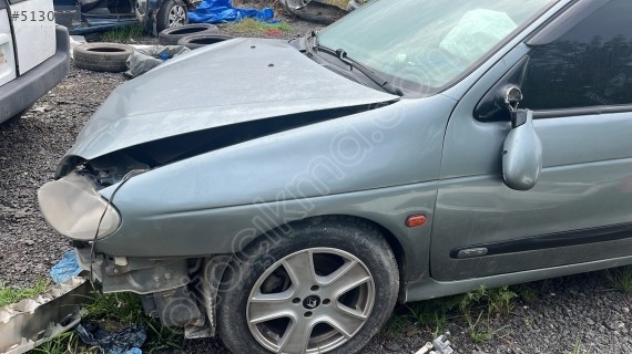 Megane 1 sol Çamurluk