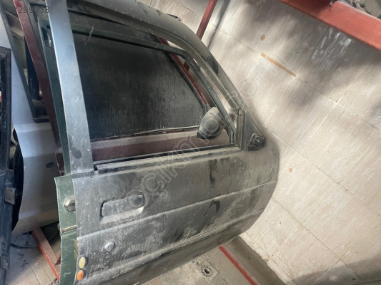 Lada Vega sağ ön kapı orijinal hatasız