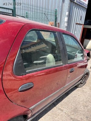 Fiat siena kapı