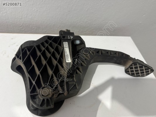 PASSAT B6 DEBRİYAJ PEDALI