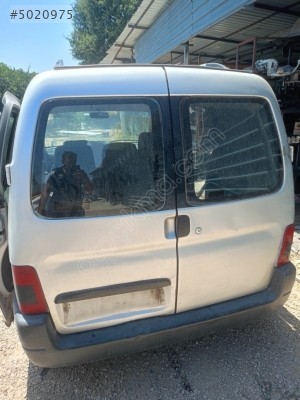 Peugeot Partner Bagaj Kapağı