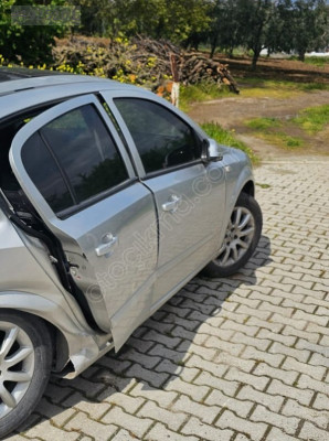 OPEL ASTRA SAĞ ARKA KAPI ÇIKMA