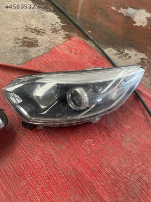 RENAULT CAPTUR SAĞ ÖN FAR 260600592R