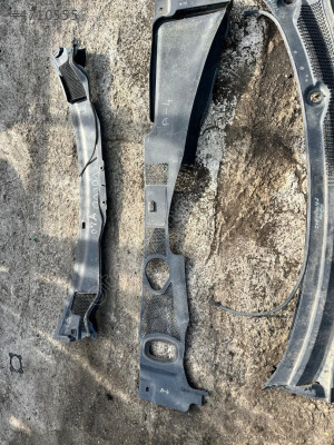 AUDI A4 ÖN CAM IZGARASI