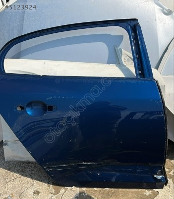 RENAULT MEGANE 4 SAĞ ARKA KAPI
