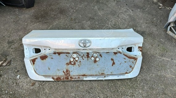 TOYOTA COROLLA ARKA BAGAJ KAPAĞI