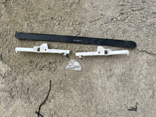 RENAULT SCENİC ÖN TAMPON BRAKETİ