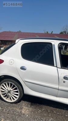 Peugeot 206 sağ arka kapı
