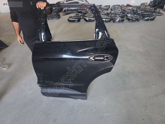AUDİ Q4 E-TRON SİYAH SOL ARKA KAPI ORJINAL LOKALLİK