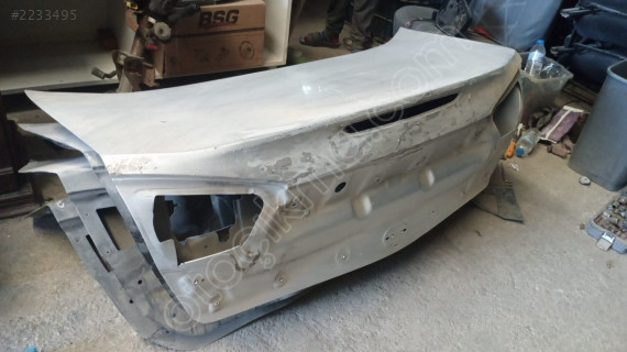 FORD MONDEO ARKA BAĞAJ KAPAĞI