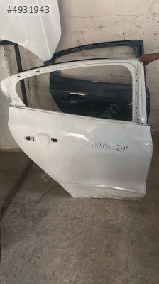 Focus sağ arka kapı