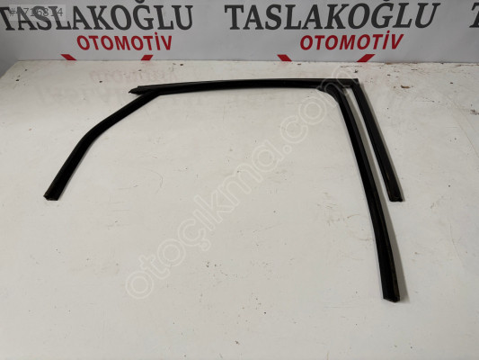 FORD FOCUS 2 SAĞ ARKA KAPI CAM FİTİLİ