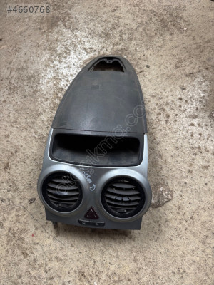Opel Corsa D Torpido Üst Kapağı Orta Difüzör