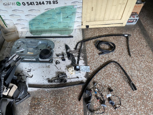 FORD FOCUS SOL ÖN KAPI CAM FİTİLİ 2005-2008 MODEL