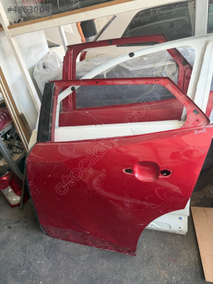 Peugeot 2008 sol arka kapı