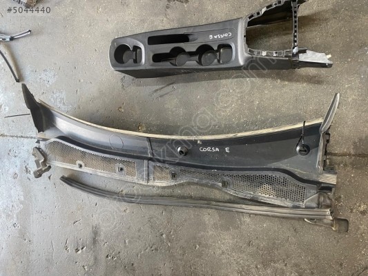 OPEL CORSA-E ÖN CAM IZGARASI