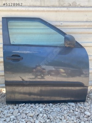 SKODA FABİA 2011 MODEL SAĞ ÖN KAPI