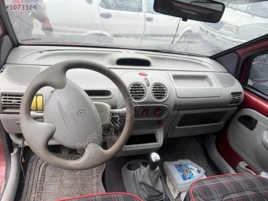 RENAULT TWİNGO ÖN KONSOL ORJINAL ÇIKMA