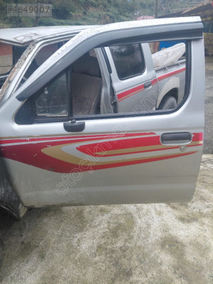 Nissan pikap 1997 model sol ön kapı
