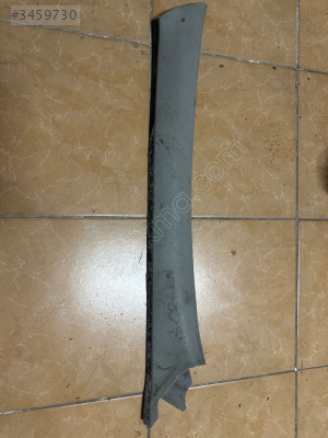 Renault Laguna sağ iç plastik