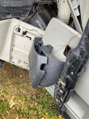 Renault Trafic direksiyon alt pilastigi