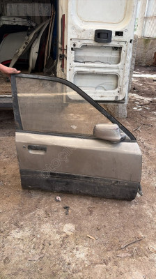 MAZDA 323 SAĞ ÖN KAPI
