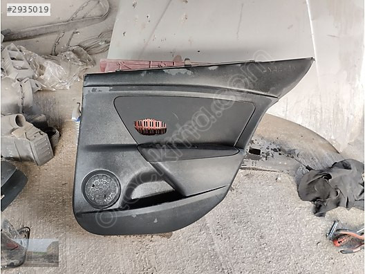 Renault Fluence çıkma sağ arka kapı döşemesi