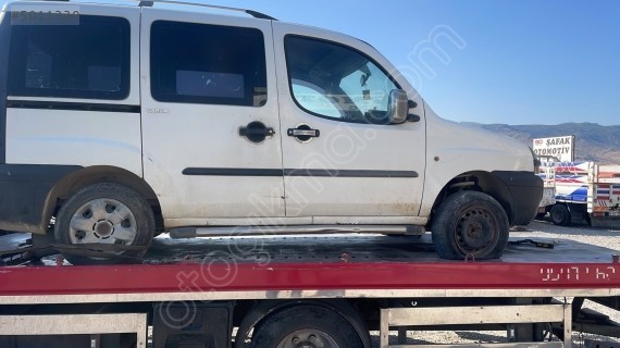 Fiat Doblo sağ ön kapı