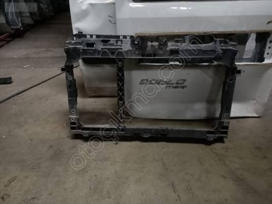FORD FİESTA 2015 ÖN PANEL