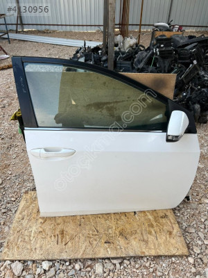 TOYOTA COROLLA SAĞ ÖN KAPI