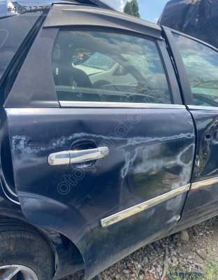 FORD FOCUS SAĞ ARKA KAPI 2006
