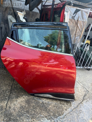 RENAULT CLİO 4 SAĞ ARKA KAPI DOLU