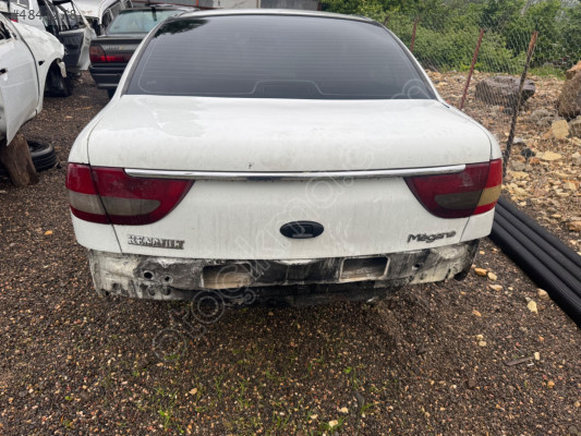Megane 1 Bagaj Kapağı Boş