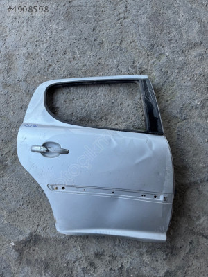 Peugeot 207 sağ arka kapı