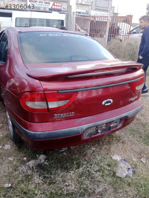 Renault Megane 1 bagaj kapağı