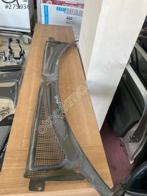 Saab 9.3 ön cam. Izgarası