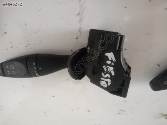 Ford Fiesta Sinyal Kolu