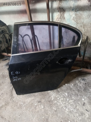 BMW E60 SOL ARKA KAPI