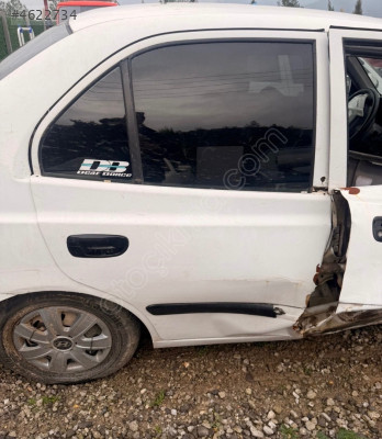 Hyundai accent Admirasağ arka kapı
