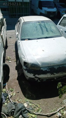 Hyundai accent araka sağ kapı