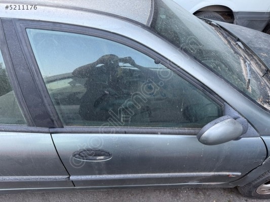 ÇIKMA RENAULT LAGUNA 1 SAĞ ÖN KAPI DOLU