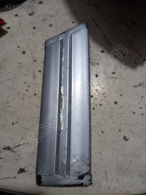 Ford Sierra sol çamurluk çıtası