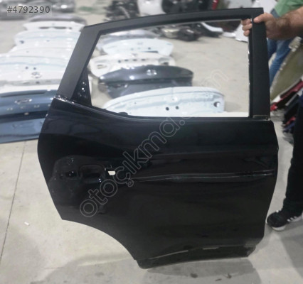 MG ZS SİYAH SAĞ ARKA KAPI ORJINAL